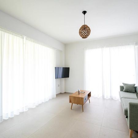 Ennea Suites-Earth Suite Flambouras Экстерьер фото